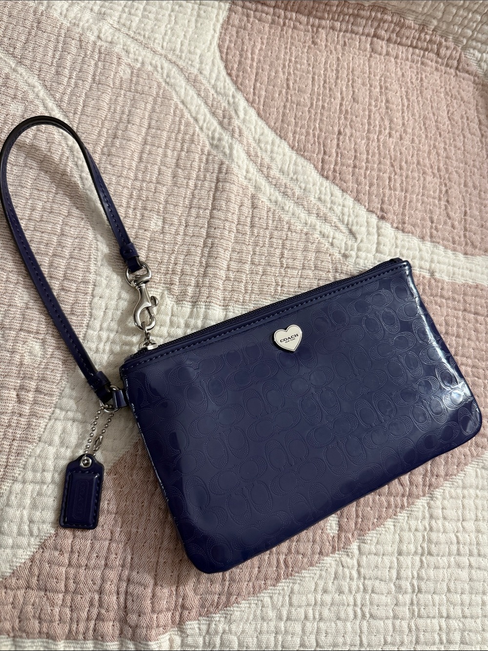 COACH BLUE VINYL SIGNATURE ‘C’ WRISTLET NWOT